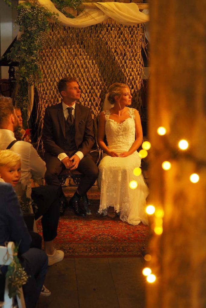 bruidspaar-lichtjes-trouwfotografie
