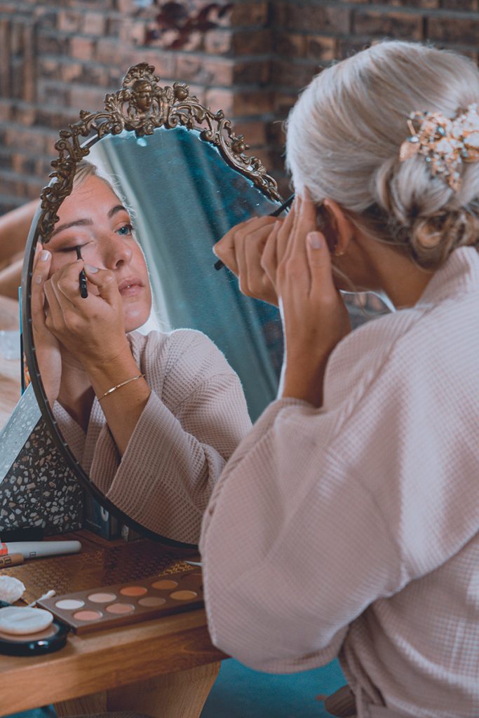 voorbereidingen-spiegel-bruid